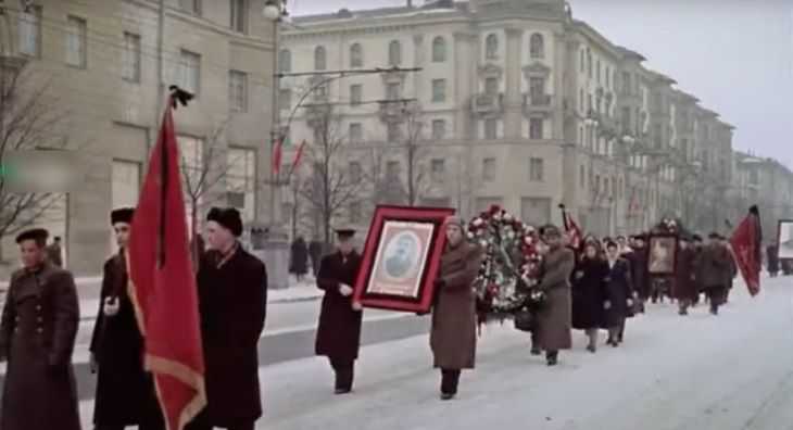 Уникальные кадры: посмотрите, как белорусы прощались со Сталиным в день его смерти