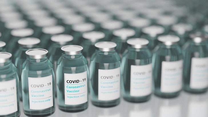 Евросоюз начал экспертизу российской вакцины «Спутник V» от COVID-19