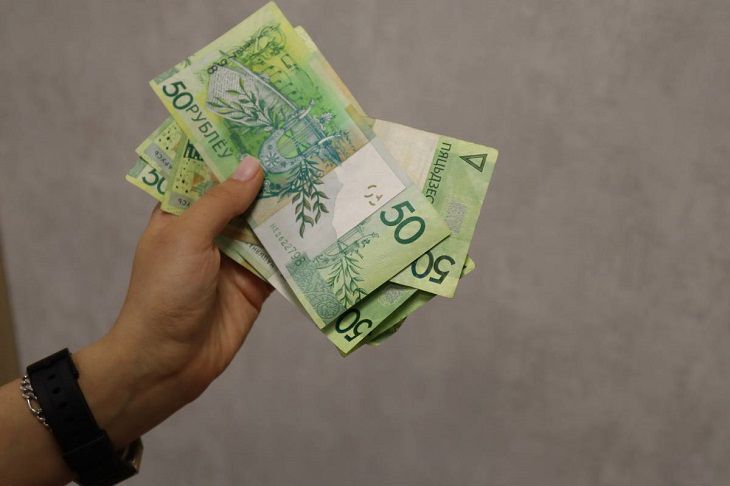 Сколько белорусов живут на сумму до 500 рублей в месяц деньги