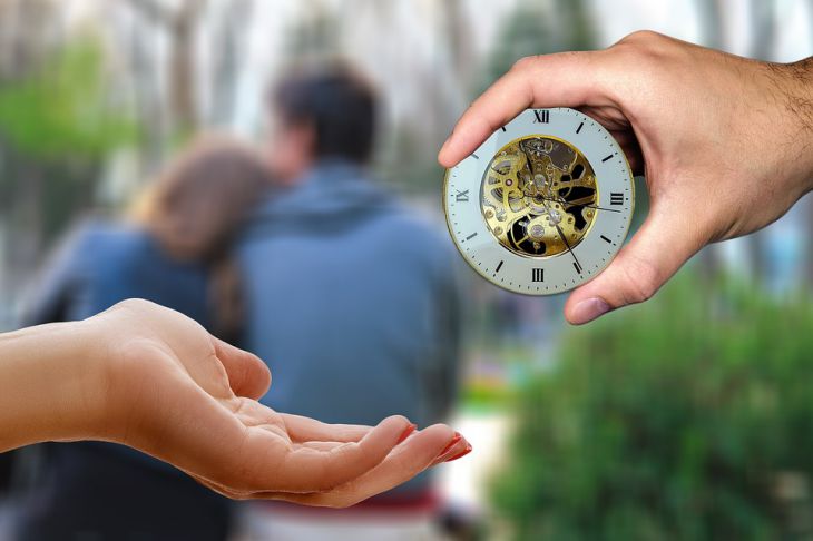 4 из 12 знаков зодиака, по представительницам которых мужчины скучают после разрыва отношений пара