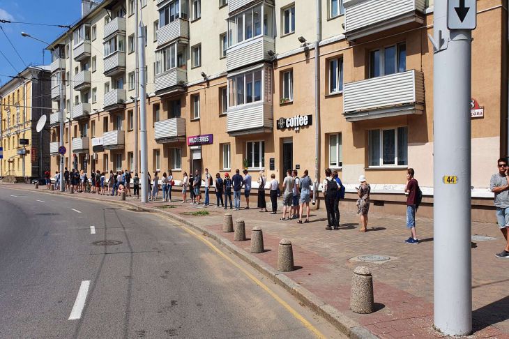 Самостоятельно искать путь улучшения своей жизни будут 63,5 % белорусов – соцопрос люди