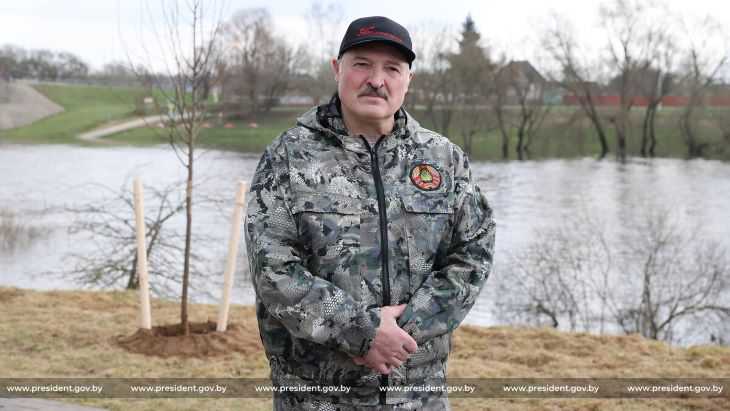 Лукашенко раскрыл детали разговора Байдена и Путина о госперевороте в Беларуси
