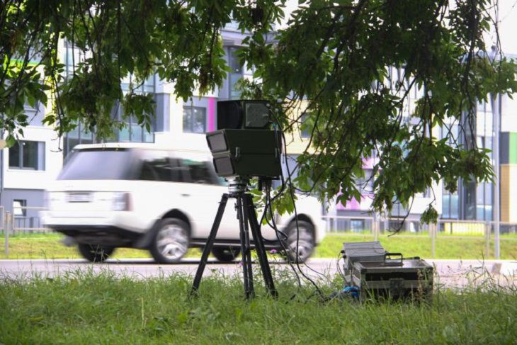 Водителей предупредили: в Минске работают мобильные датчики скорости автомобиль