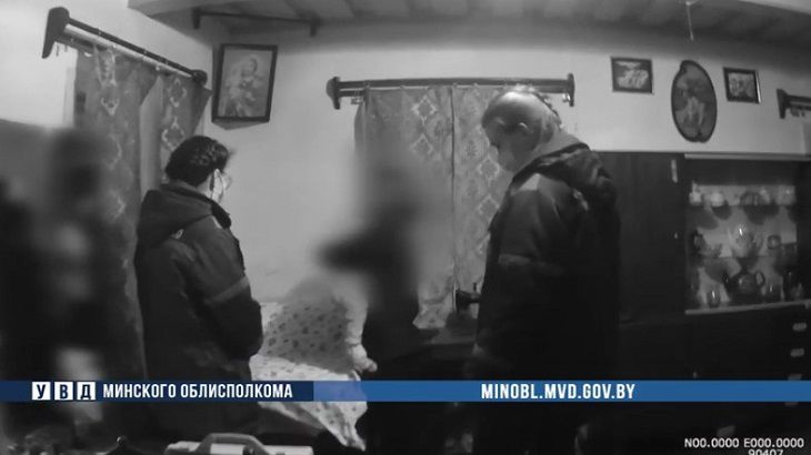 Под Молодечно у пьяных родителей и пьяной бабушки изъяли 4-месячного ребенка и срочно госпитализировали люди