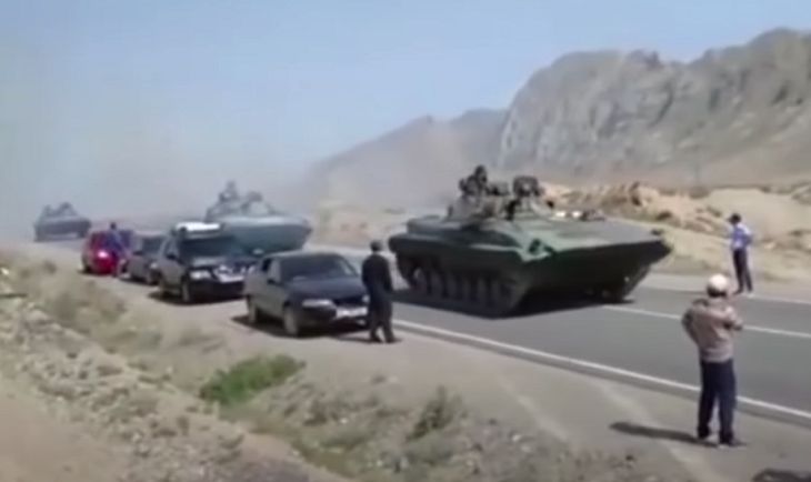 Военный конфликт начался на границе Таджикистана и Кыргызстана, есть жертвы военные