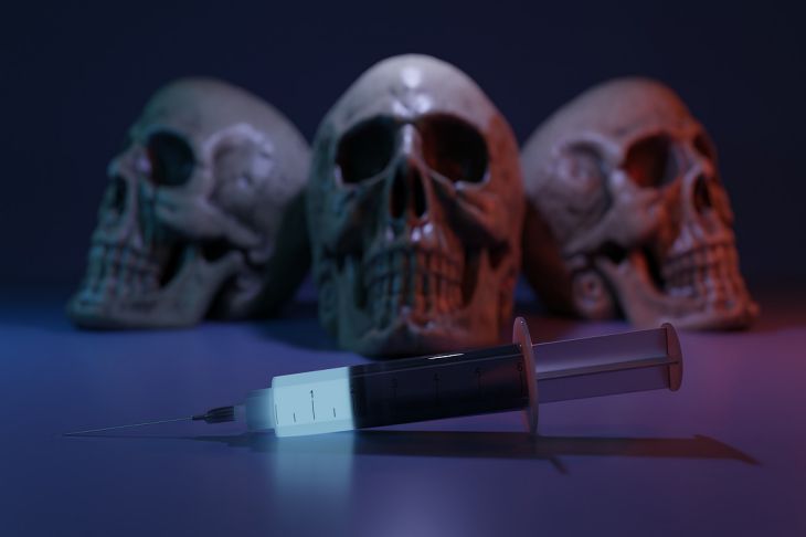 Ученые: вакцина Pfizer может вызвать болезнь Альцгеймера Вакцина Смерть
