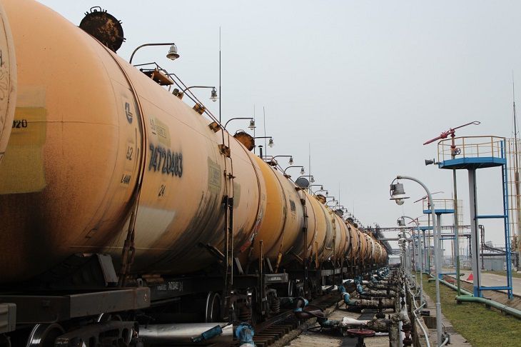 Reuters: российские компании могут прекратить поставки нефти на «Нафтан» из-за санкций США
