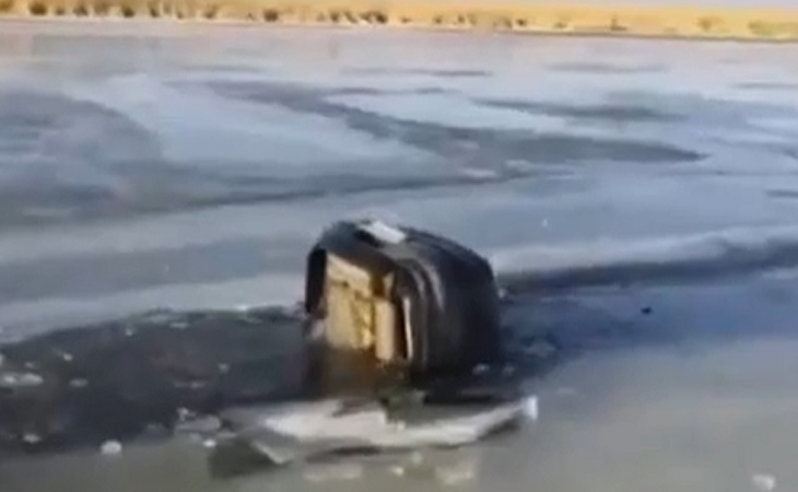 Водитель, утопивший жену и троих детей в ледяной воде, 20 дней скрывался на берегу реки Водитель, утопивший жену и троих детей в ледяной воде, 20 дней скрывался на берегу реки