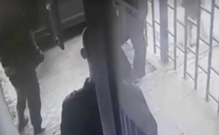 Камера сняла, как инкассатор застрелил коллегу во время учений