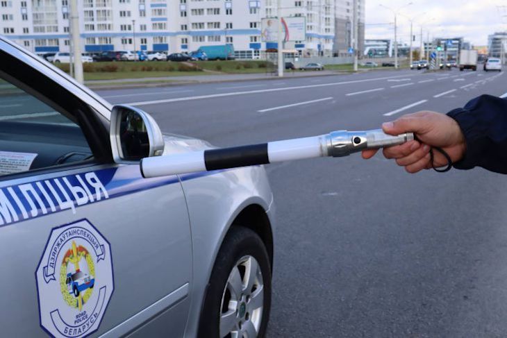 Легковушка и мотоцикл столкнулись на улице Калинина в Минске ГАИ