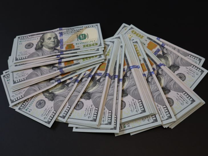 Названы знаки зодиака, которых ждет богатство в начале июня деньги