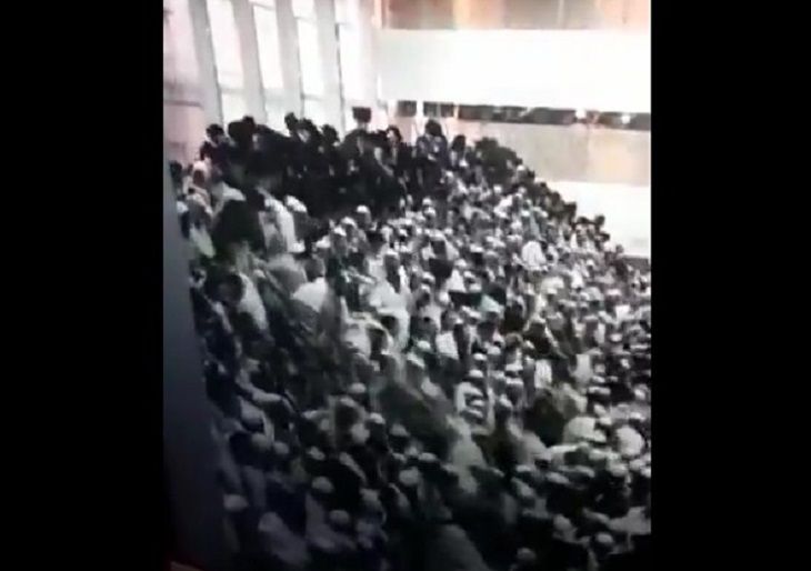 В Израиле рухнула трибуна синагоги. Погибли люди люди