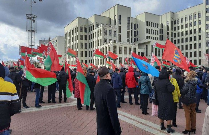 Мэрия Минска отказала в проведении шествия «Бессмертный полк» люди