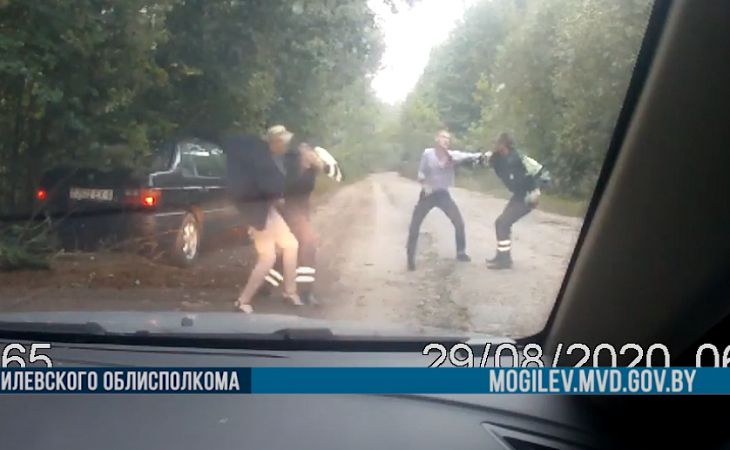 Пьяный бесправник получил 16 лет колонии – пытался сжечь инспектора ГАИ под Краснопольем Пьяный бесправник получил 16 лет колонии – пытался сжечь инспектора ГАИ под Краснопольем