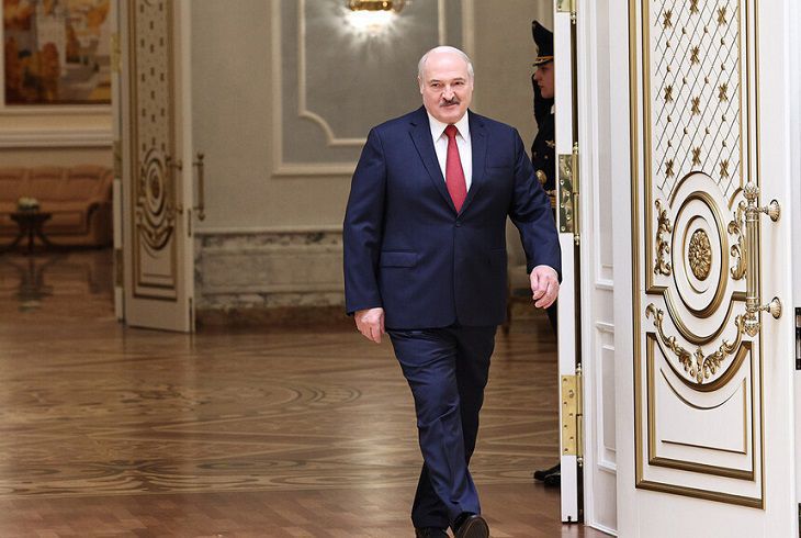 Лукашенко потребовал «зачистить» общество от НКО Лукашенко