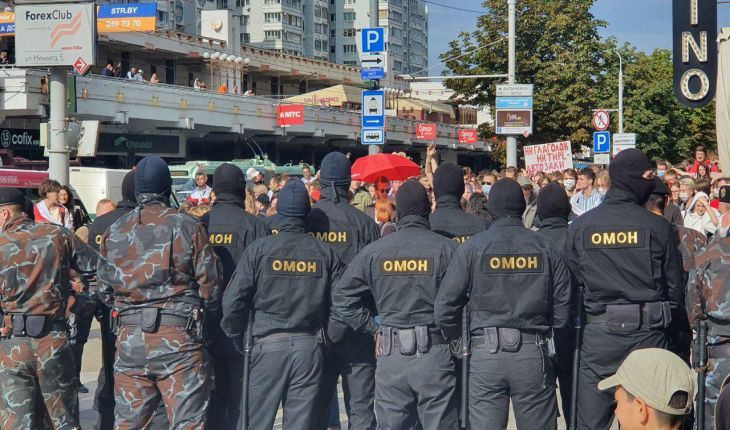 Житель Гомеля оскорбил омоновца. Тот не стал терпеть неуважение к себе омон