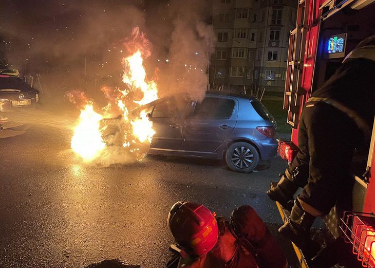 Ночью в Минске автомобиль горел. Заподозрили поджог пожар