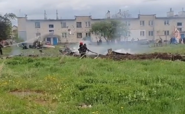 В Барановичах между жилыми домами разбился военный самолет – погибли летчики