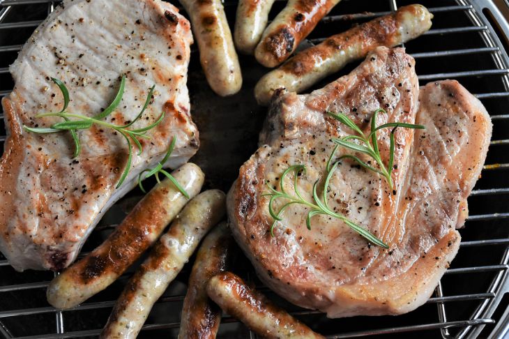 Врач перечислила несовместимые с мясом продукты Мясо