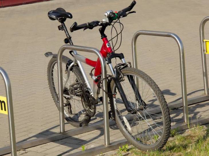 В Вилейском районе 8-летний велосипедист попал под колеса авто