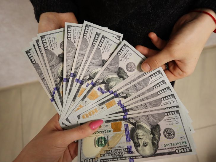 У 5 знаков зодиака есть шанс получить существенные деньги во второй половине июня деньги