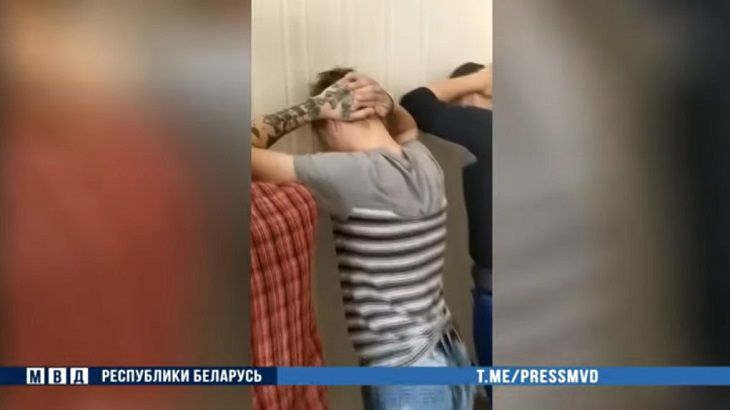 Оружие, «еж» и форма МВД: в Жабинке задержали 12 человек задержание
