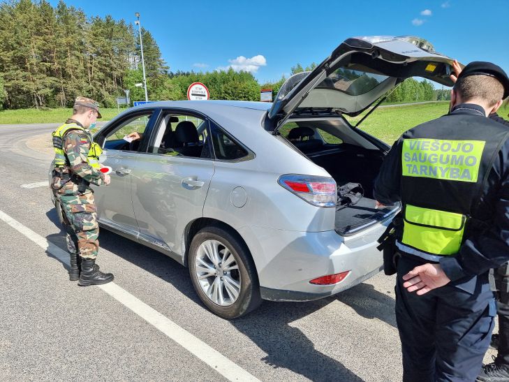 Литва усилила охрану границы с Беларусью: названа причина пограничники