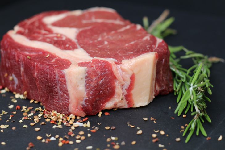 Ученые назвали продукт, который сокращает жизнь Мясо