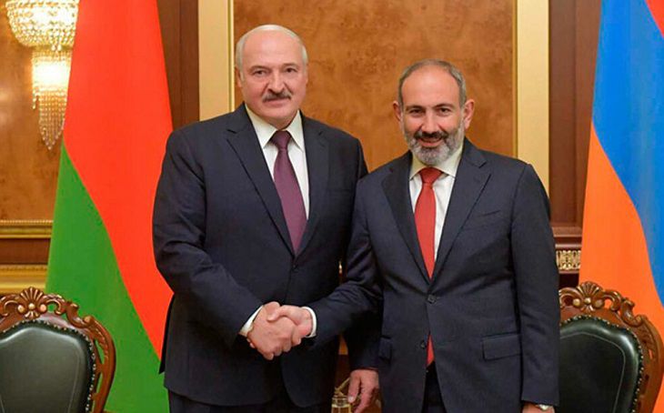Лукашенко поздравил партию Пашиняна с победой на выборах Лукашенко и Пашинян