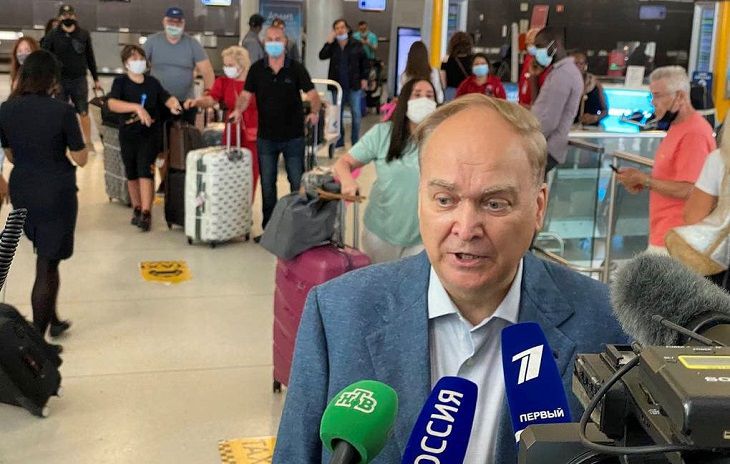 В США вернулся российский посол Антонов