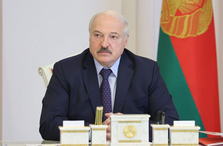 Лукашенко освободил от должности более 30 судей Лукашенко