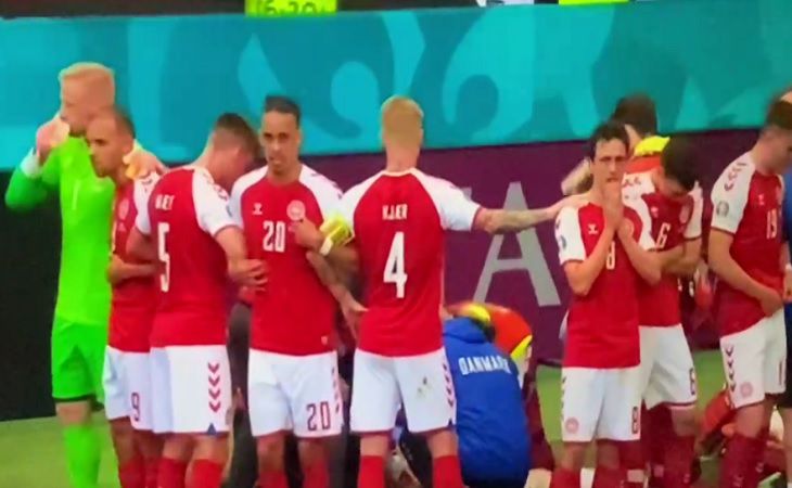 ЧП на чемпионате Европы: матч остановили после шокирующего инцидента с футболистом