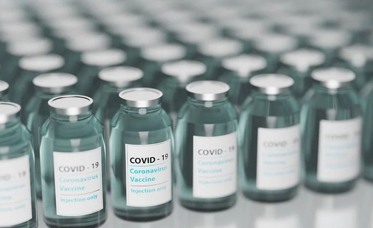 В России начали ревакцинацию от коронавируса и вакцинацию переболевших: какие правила