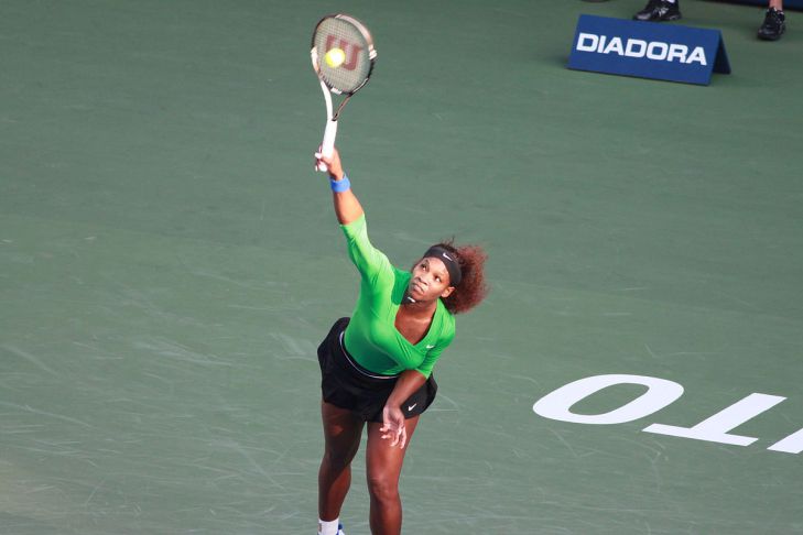 Серена Уильямс не смогла переиграть белоруску Александру Саснович и покинула Уимблдон в слезах Серена Уильямс