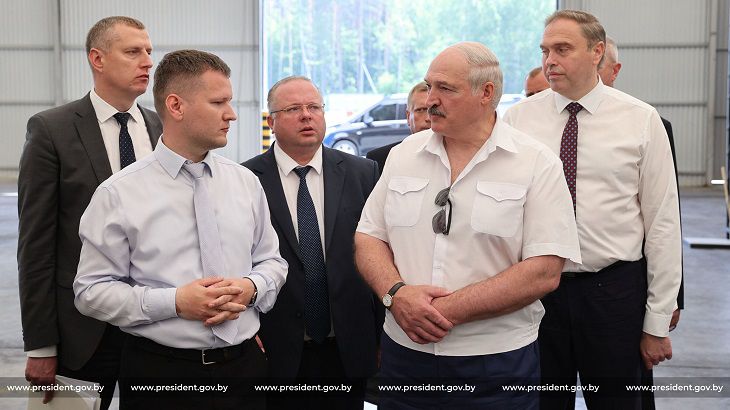 Лукашенко назвал «подарок», который каждый губернатор должен «достать и положить» Лукашенко