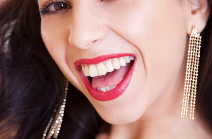 У 27-летней россиянки выросли зубы в носу 