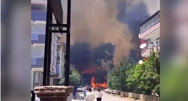 Туристам на заметку: в курортной Анталье бушуют пожары – есть пострадавшие пожар