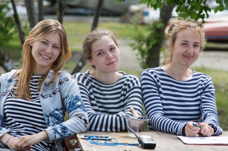 8 модных трендов со времён Советского Союза, которые популярны у современной молодежи девушки