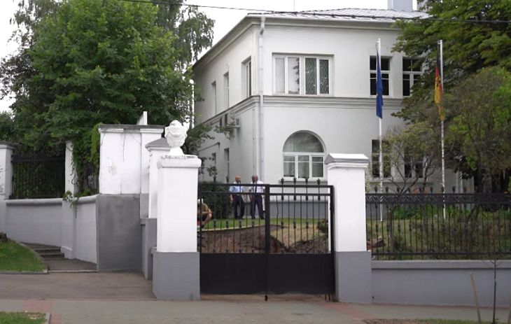 Сайт посольства германии в минске. Белорусское посольство в Германии. Посольство Германии в Минске. Консульство Германии в Минске.