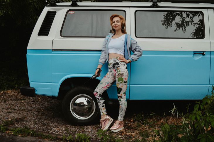 Какие 9 привычек родом из Советского Союза сегодня популярны девушка