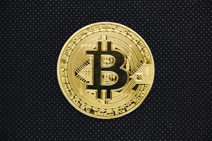 Курс биткоина достиг трехмесячного максимума биткоин