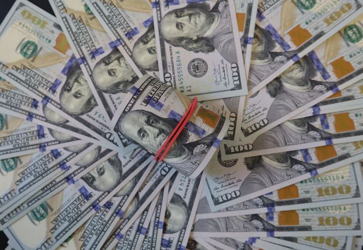 В Беларуси 16 августа доллар стал дешевле. Курсы валют теперь такие деньги