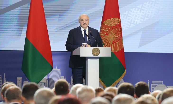 Лукашенко заявил от готовности отдать учителям последнюю копейку
