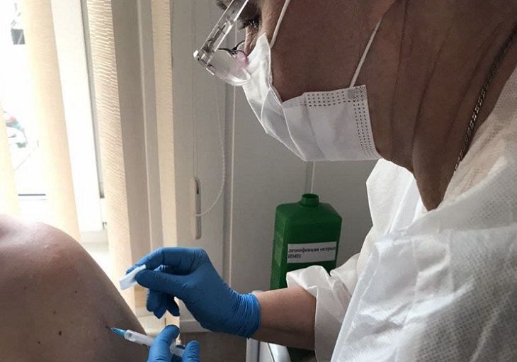 Сколько белорусов привили от COVID-19. Ситуация в Минске и регионах врачи