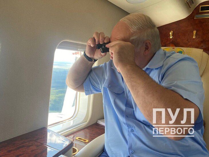 Александру Лукашенко подарили необычные подарки