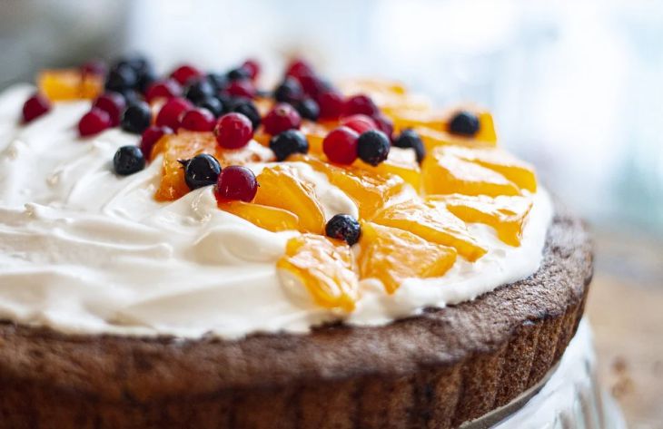 Диетолог рассказала о вреде сметаны и творога 