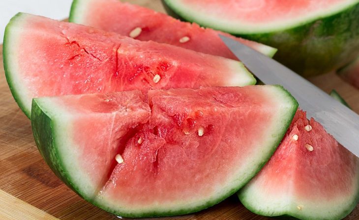 Вкололи яд: что известно о смертельном «арбузном отравлении» в Москве бабушки и внучки 