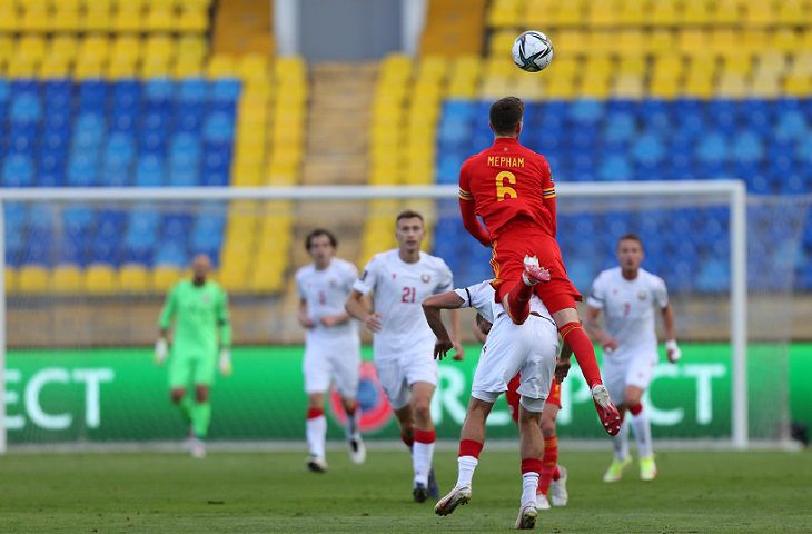 Сборная Беларуси по футболу проиграла Уэльсу в отборочном матче ЧМ-2022 футбол