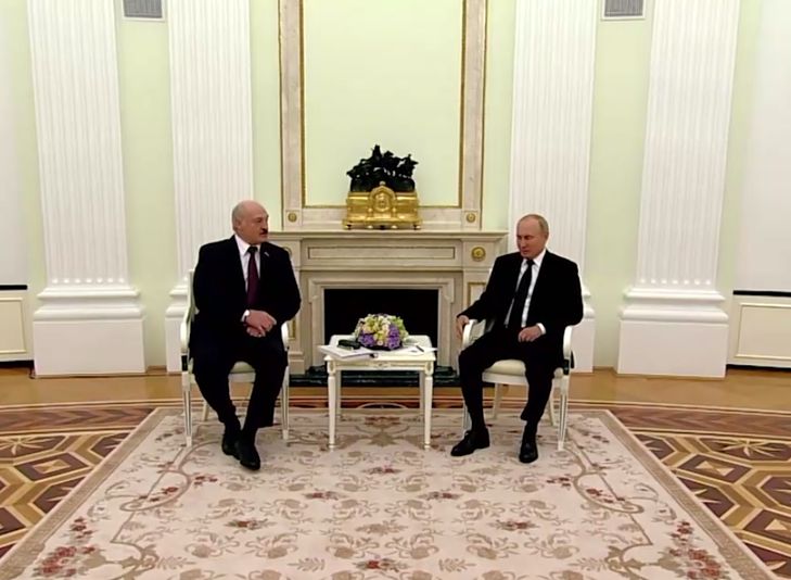 Путин предложил Лукашенко «сверить часы» Лукашенко