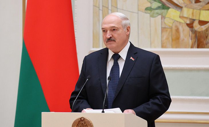 Лукашенко: белорусы достойно прошли через эпохальное испытание на прочность национального единства